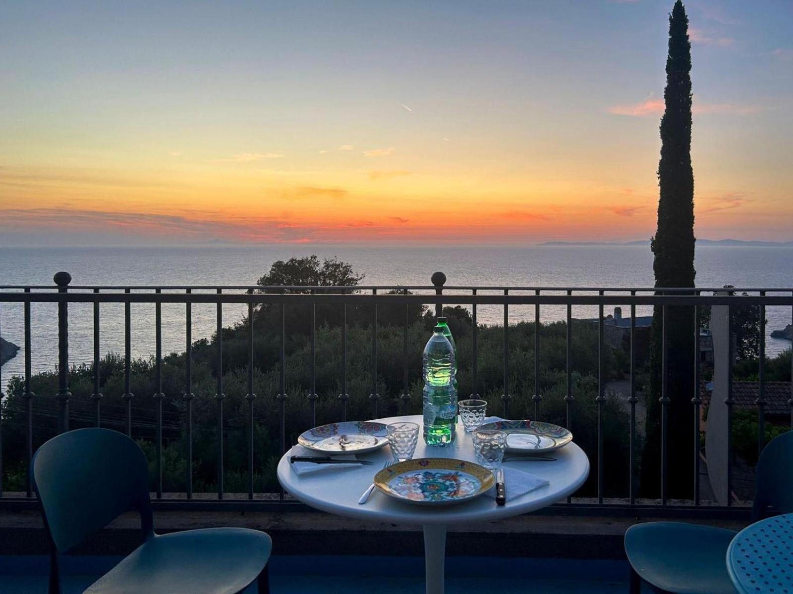 Villa Velta Sea Sunset Porto Santo Stefano  Exteriör bild