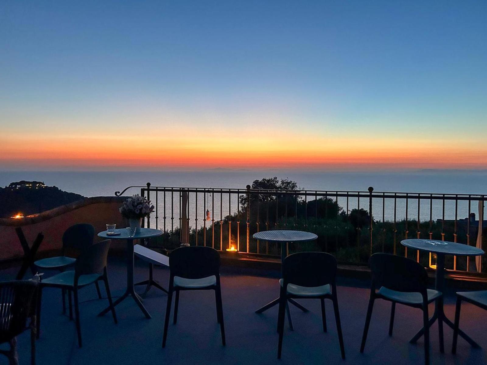 Villa Velta Sea Sunset Porto Santo Stefano  Exteriör bild